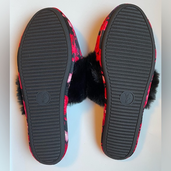 🆕Victoria’s Secret Slippers with Carrying Bag - Picture 2 of 8